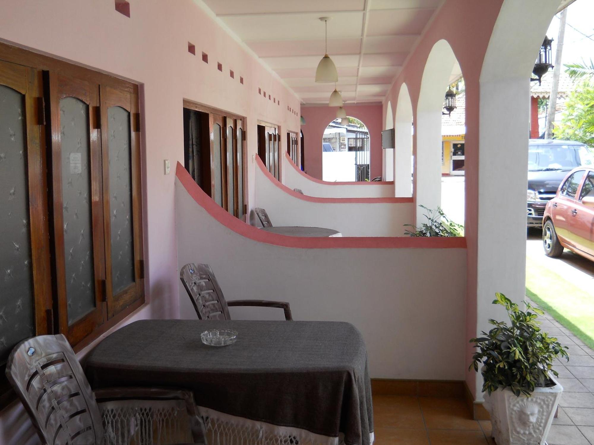 Ocean View Tourist Guest House At Negombo Beach Near The Airport Exterior photo