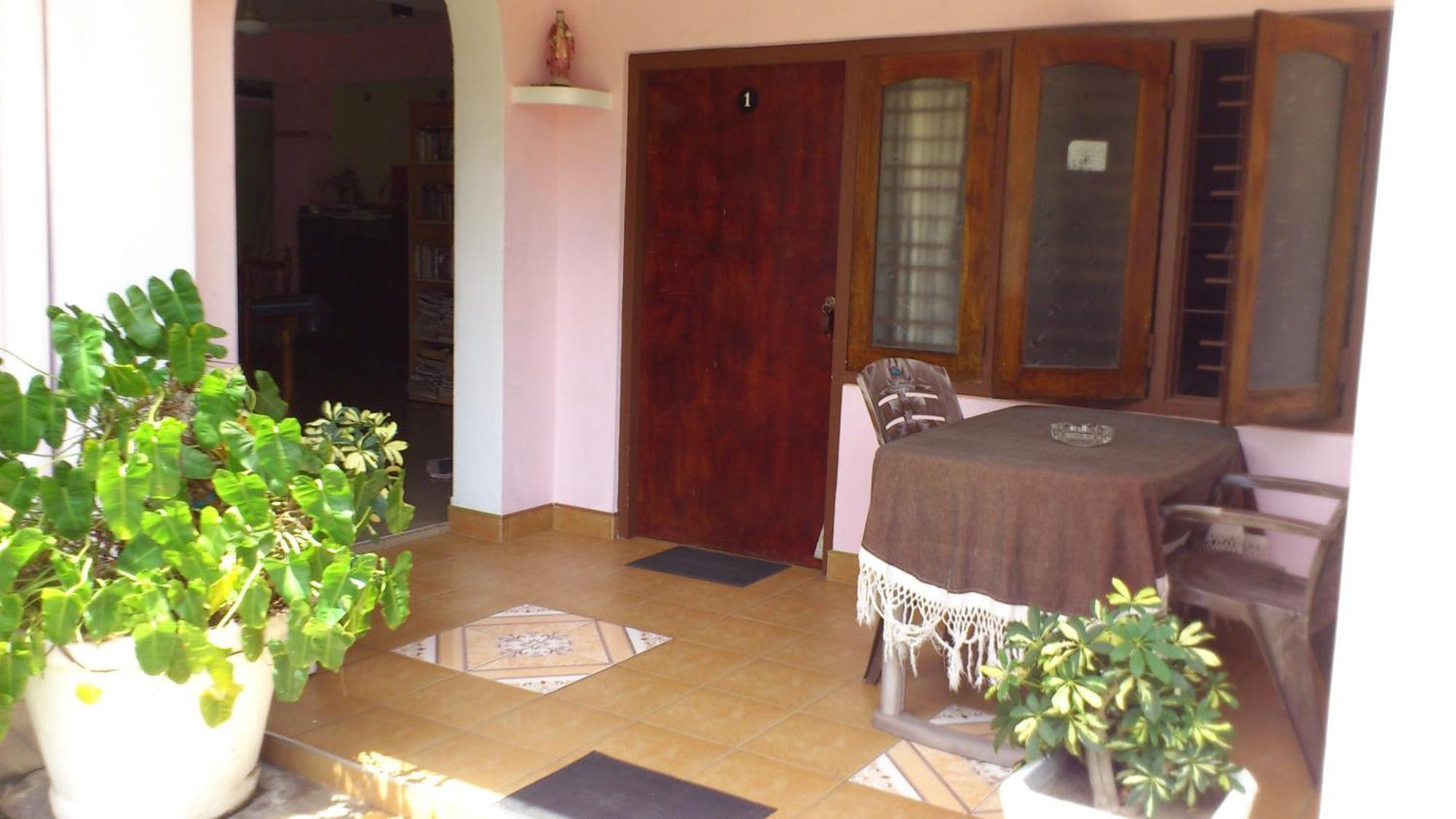 Ocean View Tourist Guest House At Negombo Beach Near The Airport Exterior photo