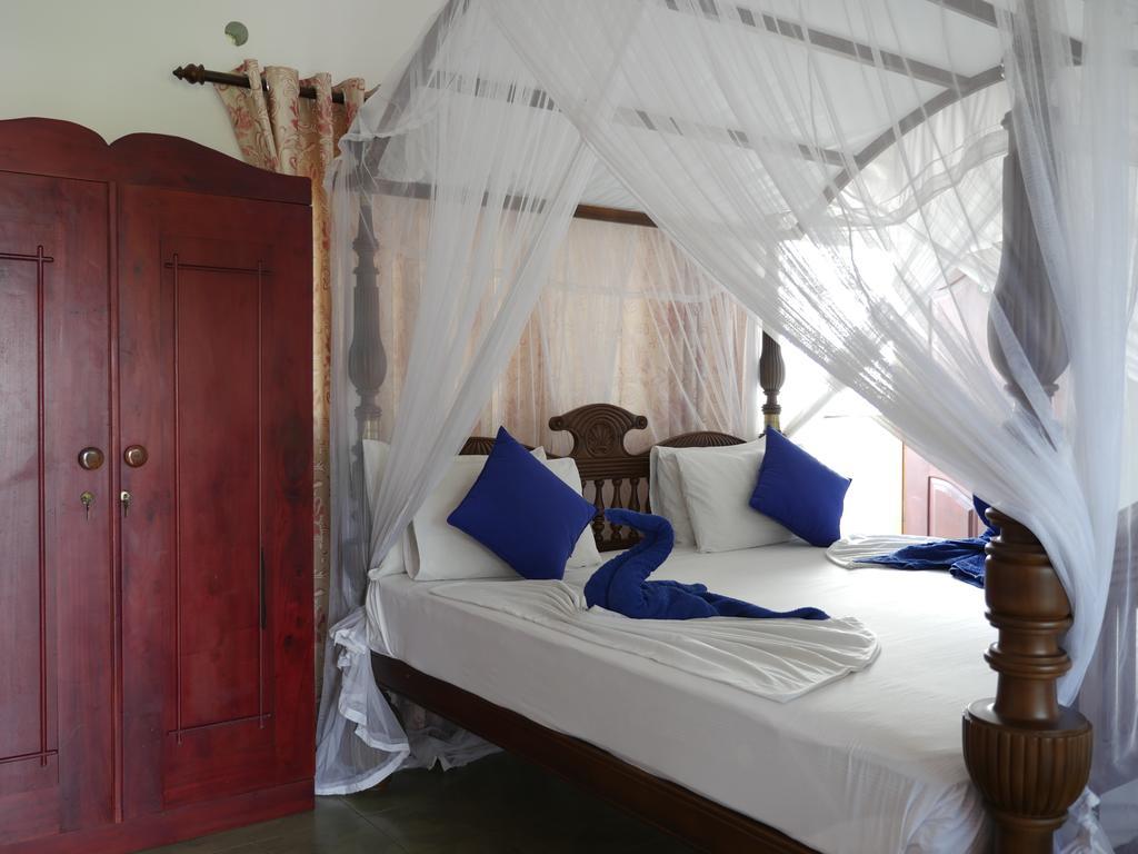 Ocean View Tourist Guest House At Negombo Beach Near The Airport Exterior photo